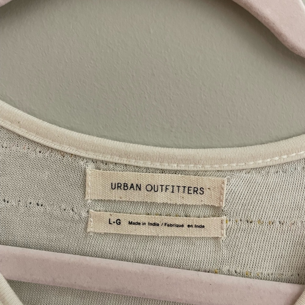 UO Cropped Top - Picture 2 of 3